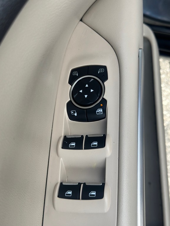 2016 Lincoln MKZ Image 17