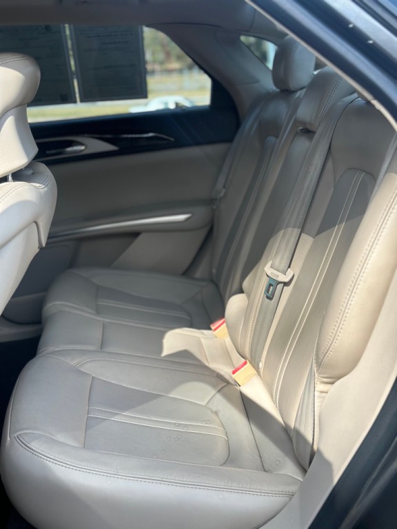 2016 Lincoln MKZ Image 23