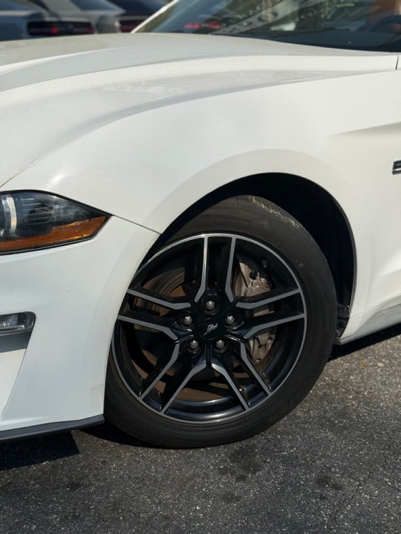 2019 Ford Mustang Image 2