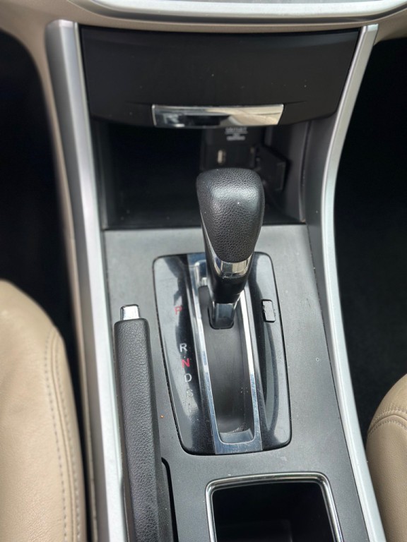 2013 Honda Accord Image 8