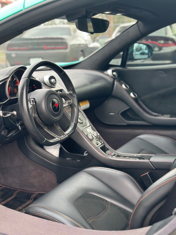 2012 McLaren MP4-12C Image 8