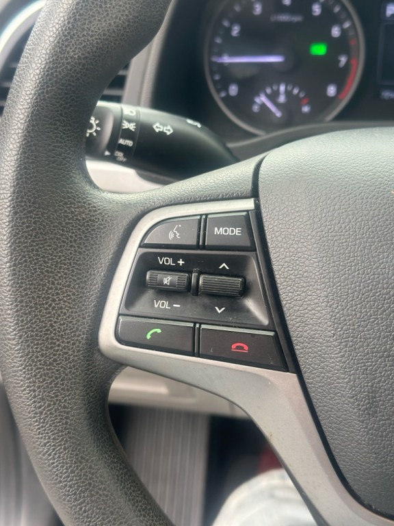 2018 Hyundai Elantra Image 7