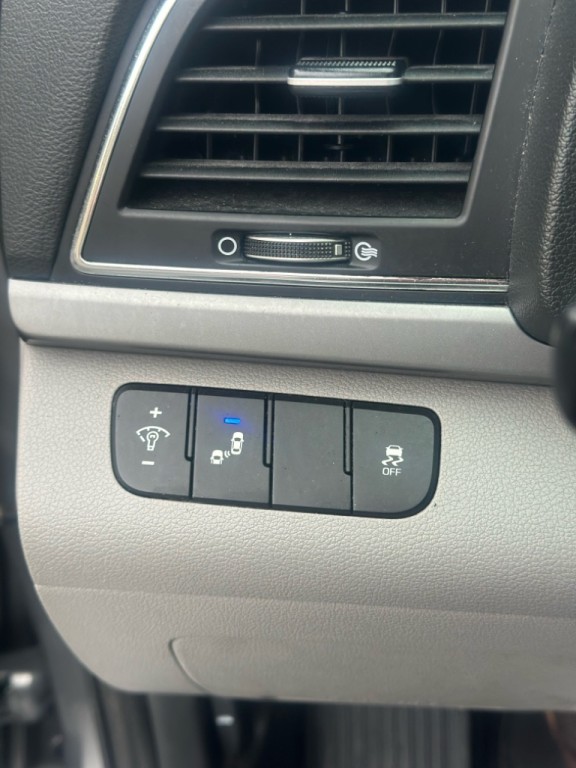 2018 Hyundai Elantra Image 10