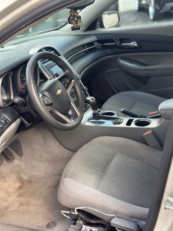 2015 Chevrolet Malibu Image 4