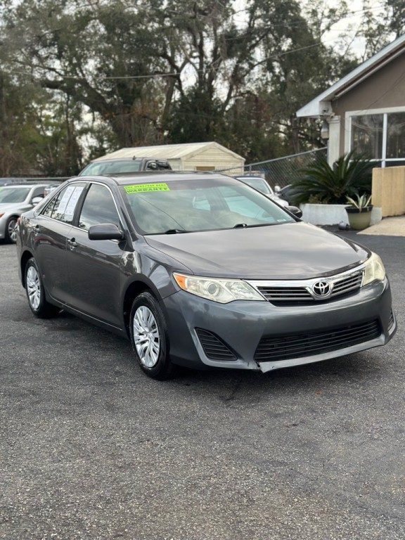 2013 Toyota Camry Image 2