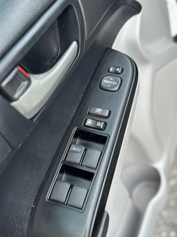 2013 Toyota Camry Image 9