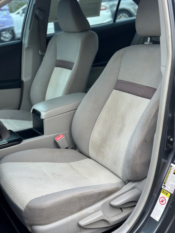 2013 Toyota Camry Image 10
