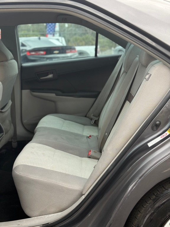 2013 Toyota Camry Image 28