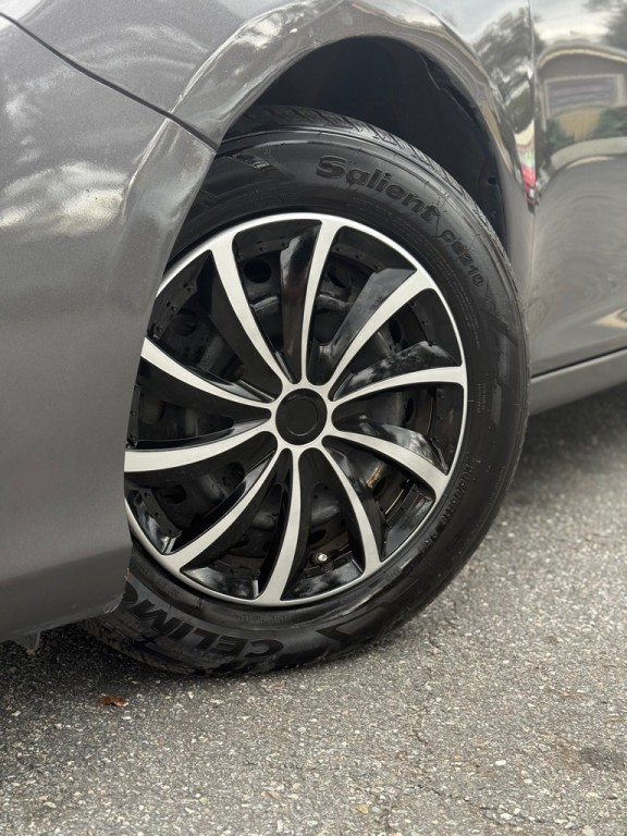 2013 Toyota Camry Image 29