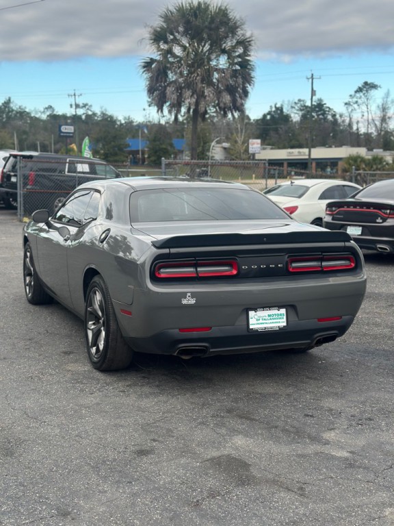 2017 Dodge Challenger Image 5