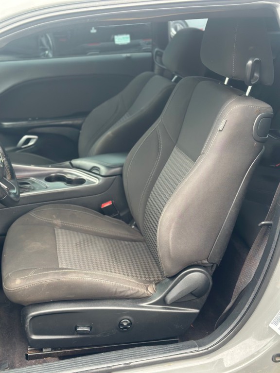 2017 Dodge Challenger Image 7