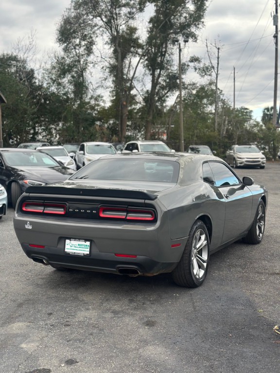2017 Dodge Challenger Image 4