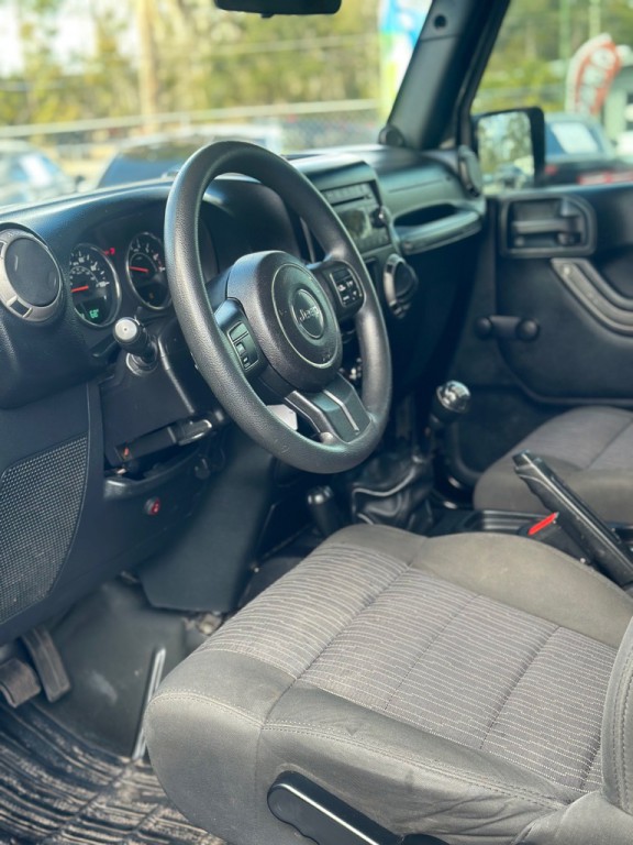 2011 Jeep Wrangler Image 6