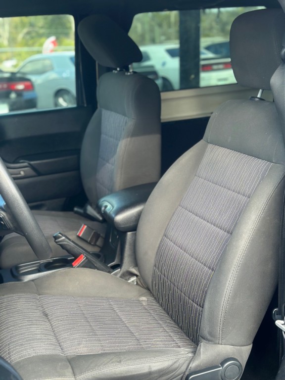 2011 Jeep Wrangler Image 7