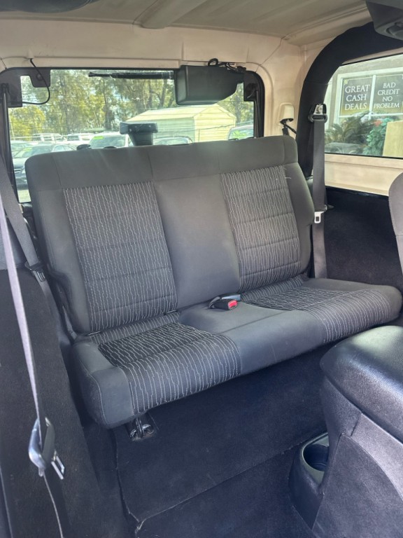 2011 Jeep Wrangler Image 12