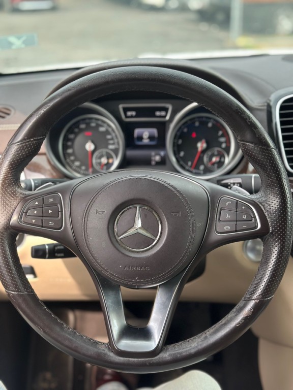 2017 Mercedes-Benz GLS-Class Image 8