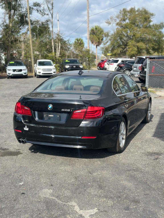 2013 BMW 5 Series Image 3