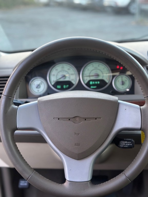 2008 Chrysler Town & Country Image 8