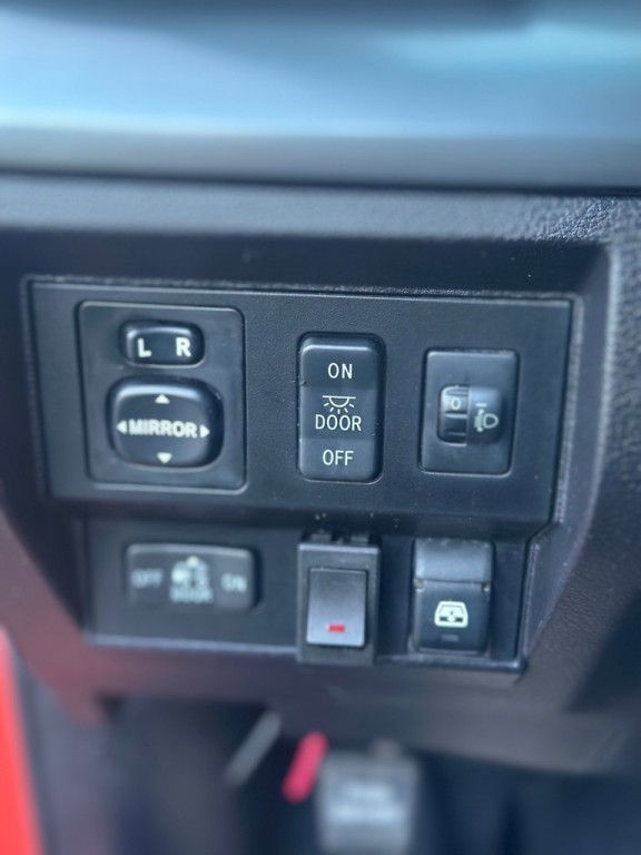 2008 Chrysler Town & Country Image 31