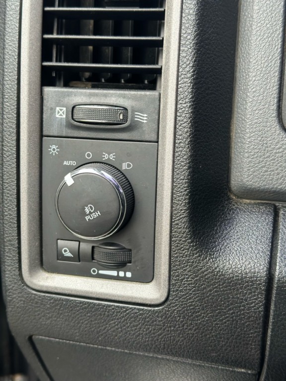 2014 RAM 1500 Image 13