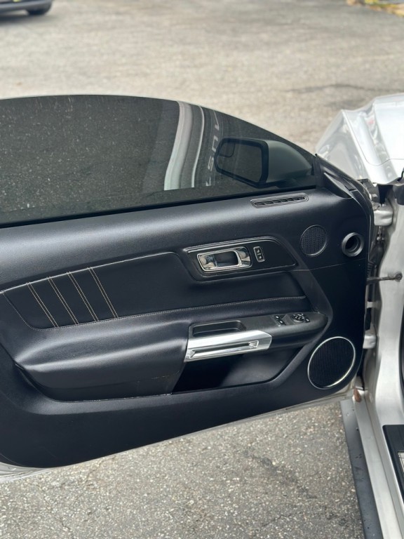 2017 Ford Mustang Image 10