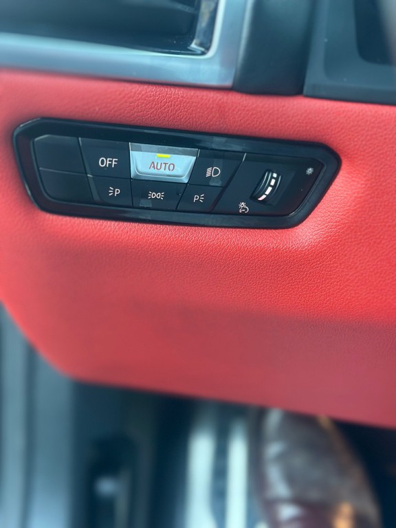 2022 BMW 8 Series Image 14