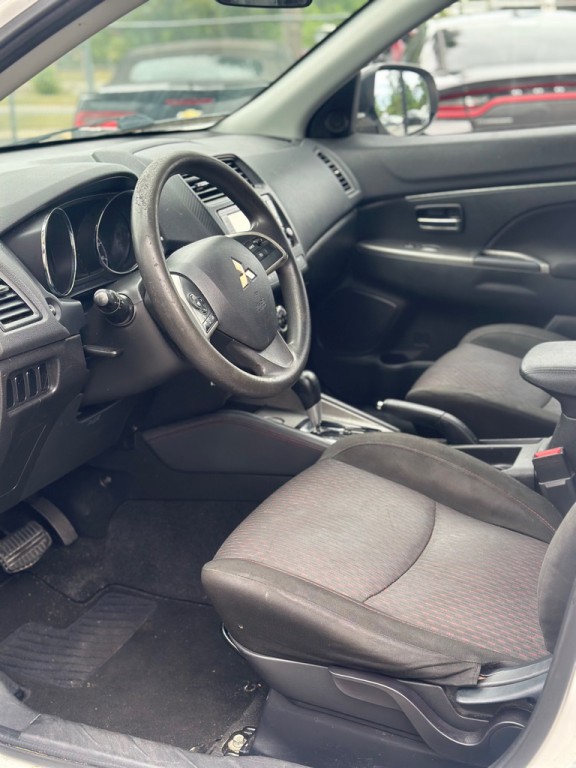 2018 Mitsubishi Outlander Image 6