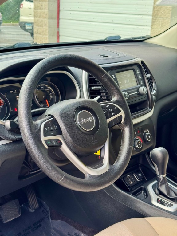 2016 Jeep Cherokee Image 3