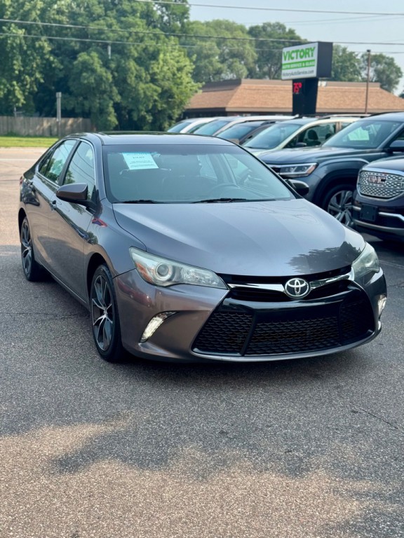 2015 Toyota Camry Image 2