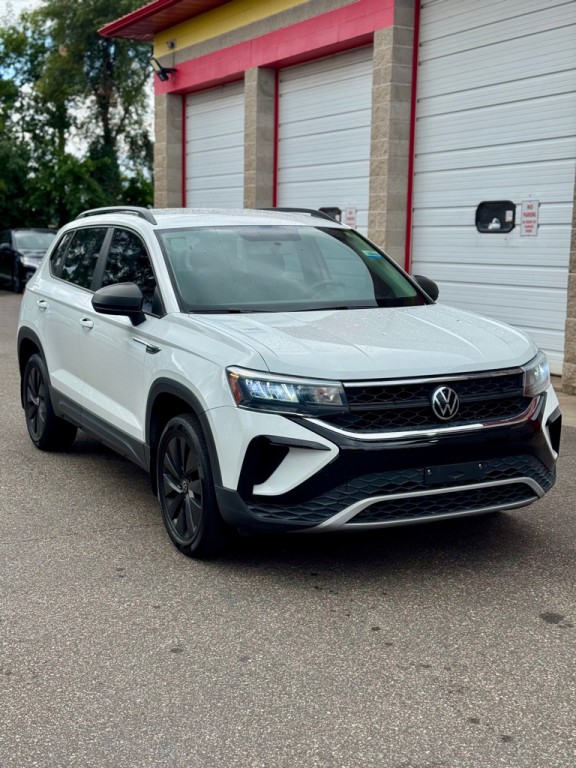 2022 Volkswagen Taos Image 2