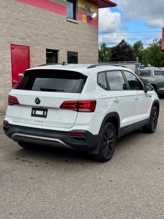 2022 Volkswagen Taos Image 3
