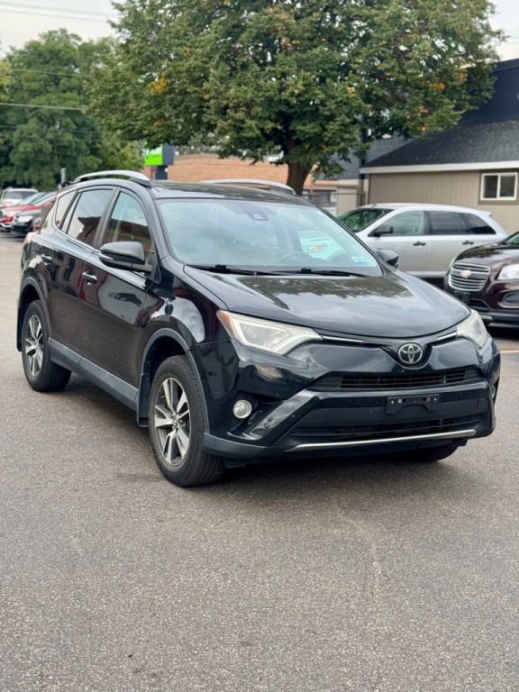 2017 Toyota Rav4 Image 1