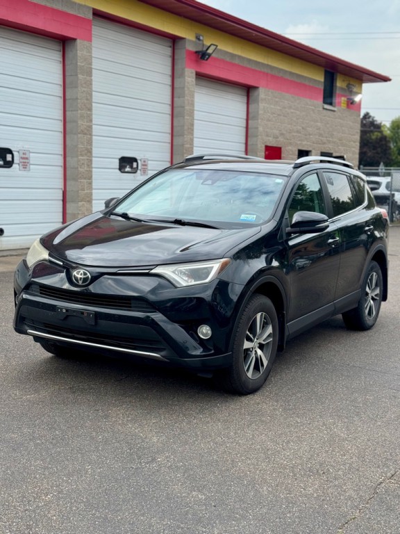 2017 Toyota Rav4 Image 2