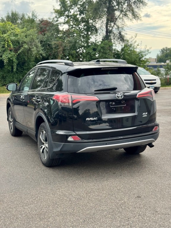 2017 Toyota Rav4 Image 3
