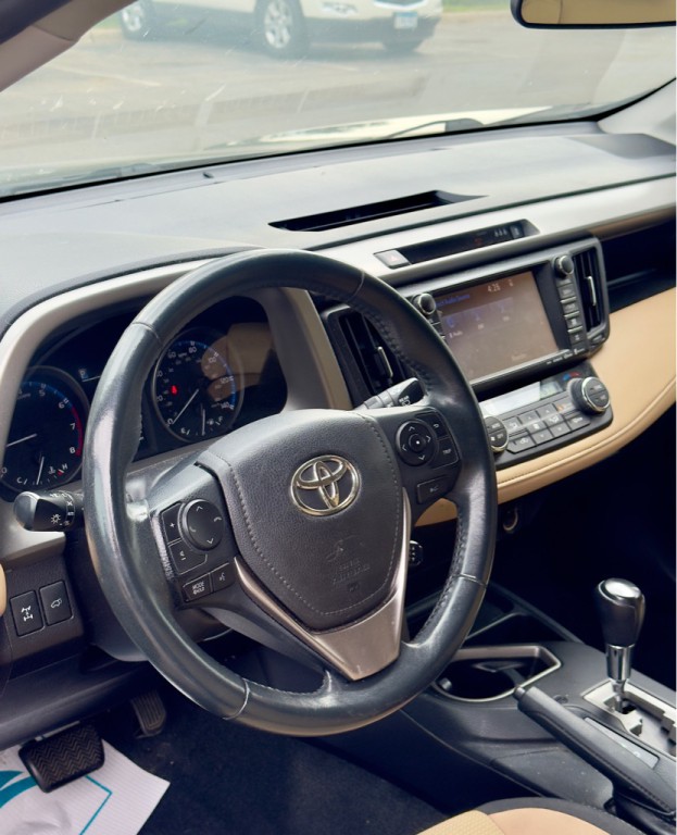 2017 Toyota Rav4 Image 4