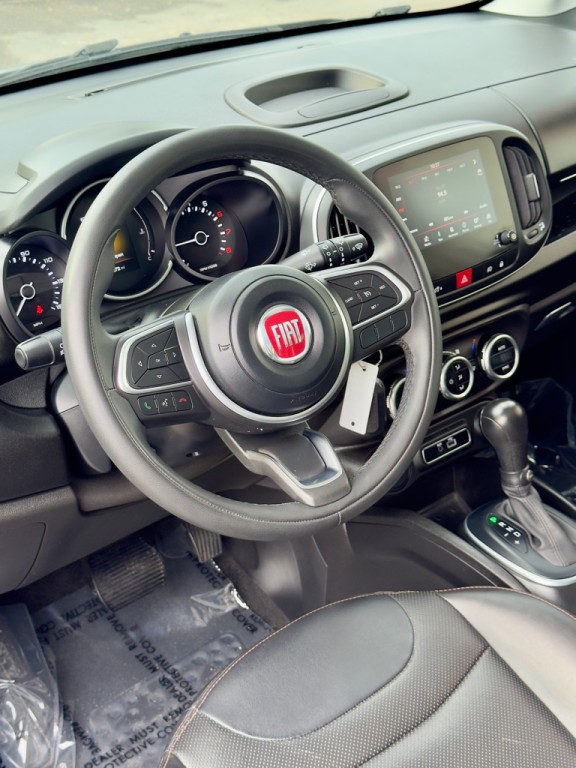 2019 FIAT 500L Image 3