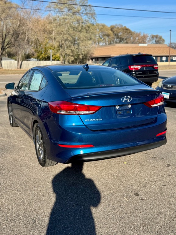 2018 Hyundai Elantra Image 3