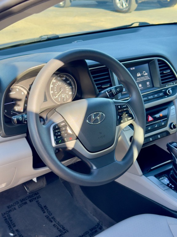 2018 Hyundai Elantra Image 4