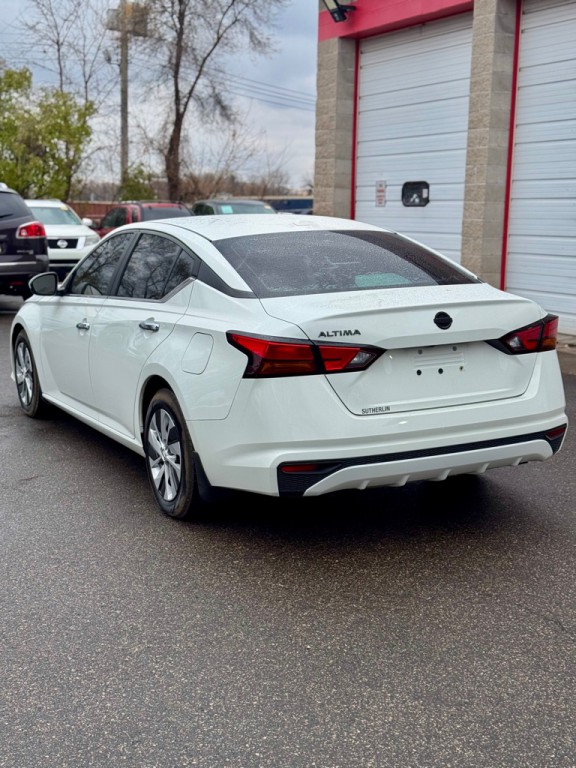 2020 Nissan Altima Image 3