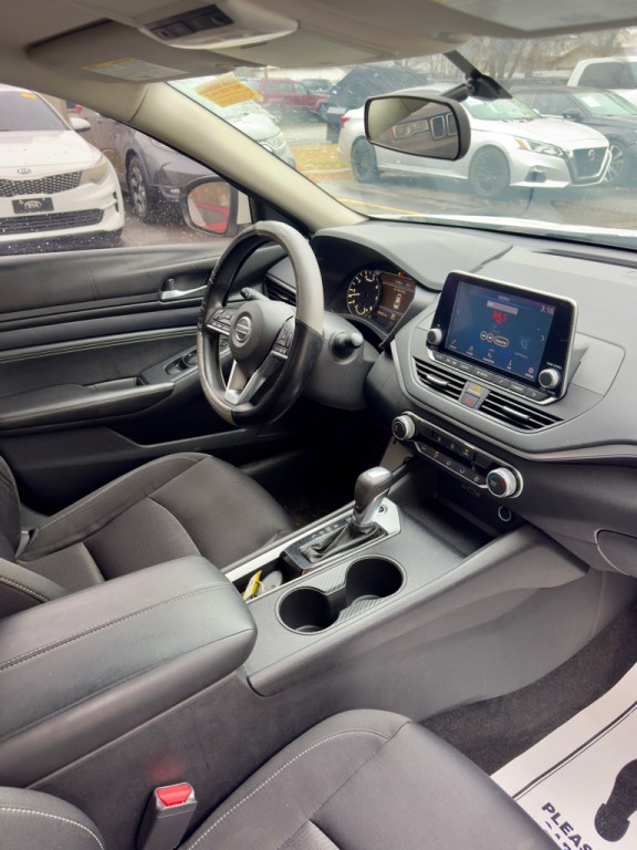 2020 Nissan Altima Image 4