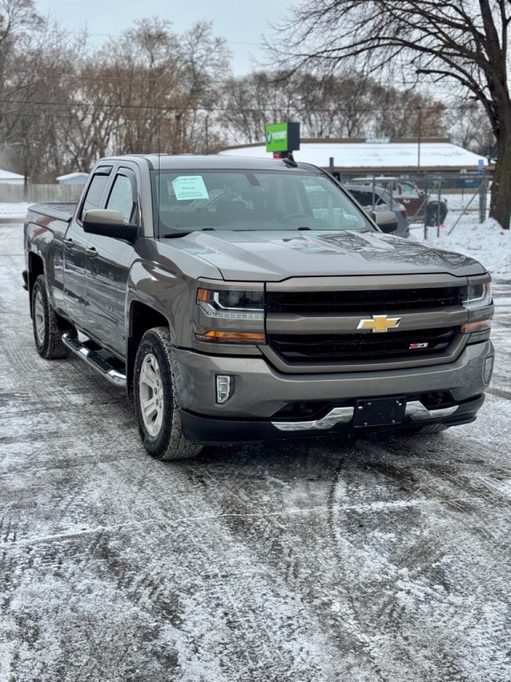 2017 Chevrolet Silverado 1500 Image 2