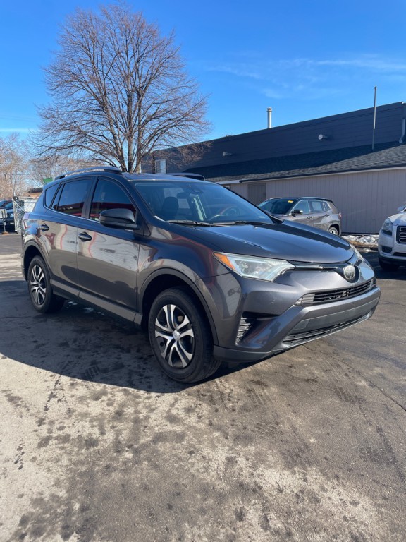 2017 Toyota Rav4 Image 2