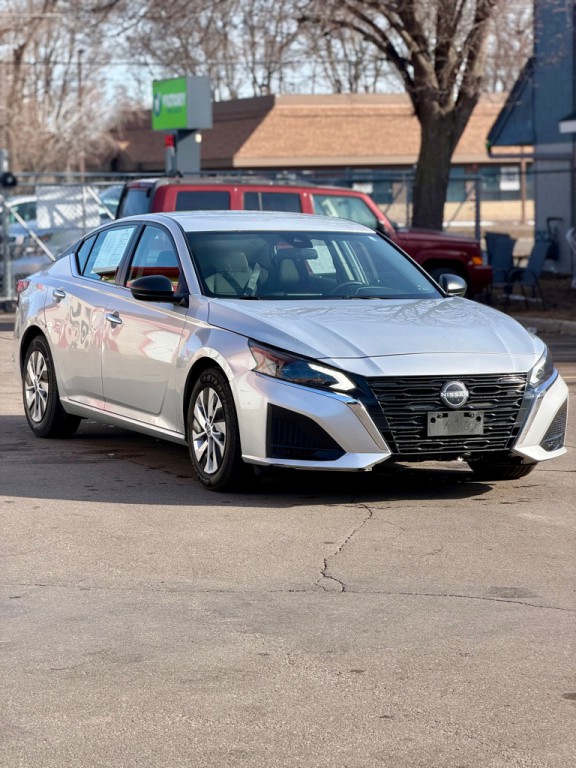 2024 Nissan Altima Image 2