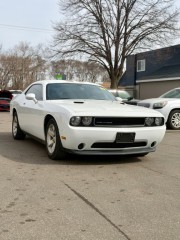 Image for 2014 Dodge Challenger SXT ID: 7304718