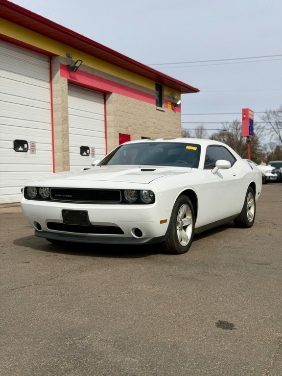 2014 Dodge Challenger Image 2