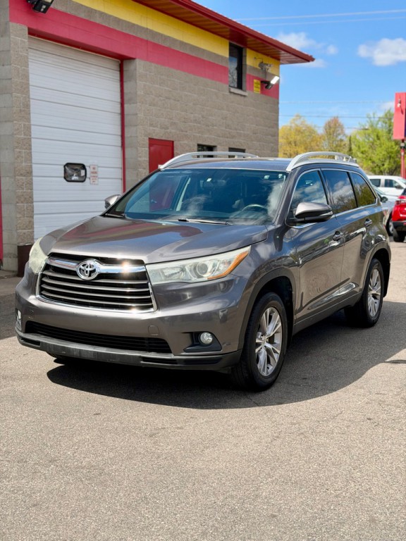 2015 Toyota Highlander Image 1