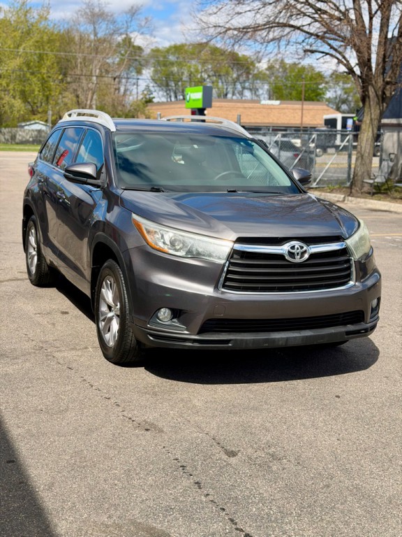 2015 Toyota Highlander Image 2