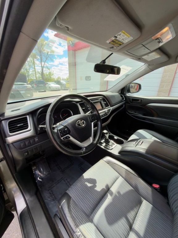 2015 Toyota Highlander Image 4