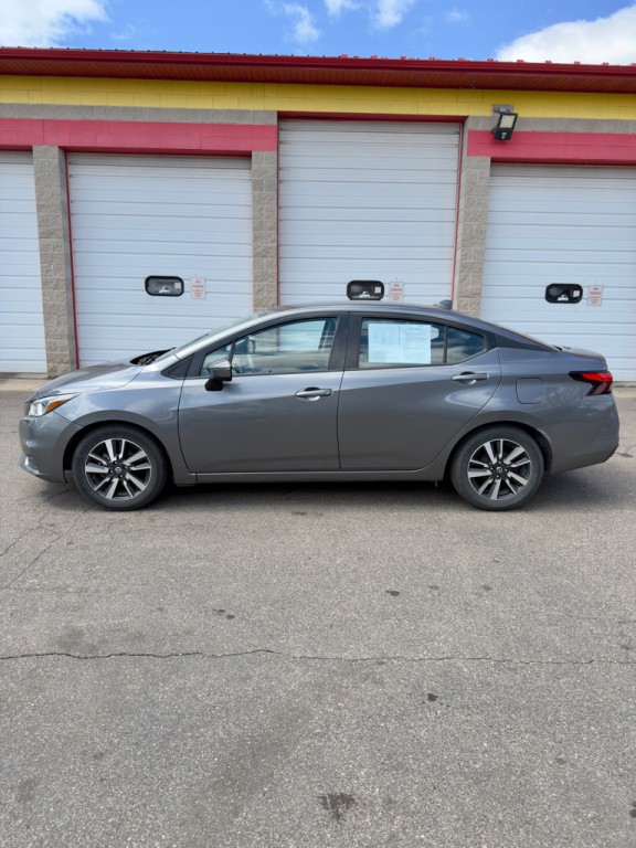 2020 Nissan Versa Image 3