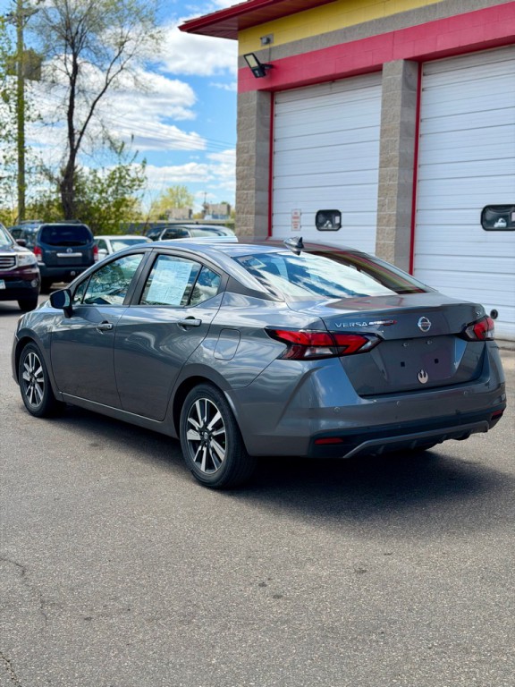 2020 Nissan Versa Image 4
